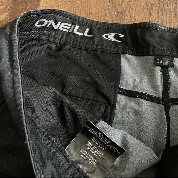 O’Neill Hybrid charcoal black/grey Shorts size 36 with front & back zip pockets - Picture 3 of 14